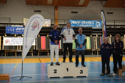 podium-scratch-H-BB
